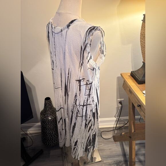 ImPulse Monochrome Patterned Fabric dress large - Picture 3 of 5